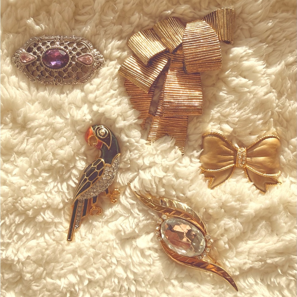 🦜 Vintage Brooch Lot – Rhinestone, Enamel & Gold Tone (Bird, Bow + More)